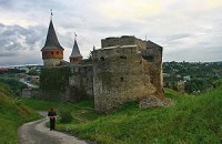 В Каменце-Подольском из-за стихии рухнула башня