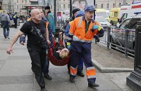 В Петербурге закрасили граффити в память о жертвах теракта в метро