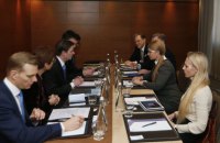 Тимошенко провела встречу с замгоссекретаря США Хейлом и призвала к усилению санкций против РФ