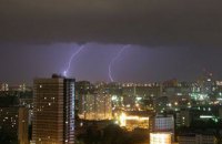 Завтра в Києві можлива гроза, до +27 градусів
