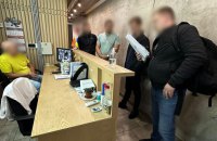 ​Правоохоронці проводять обшуки в КМДА, "Київавтодорі" та у підрядників у справі про обвал Дегтярівського мосту