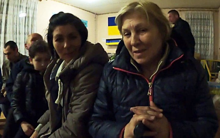 Поліцейські вивезли останню дитину з села Хромове у Бахмутський громаді