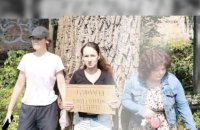 Вирубка столітніх дерев заради тепломережі на Теремках: поліція каже, що роботи законні