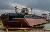 Українське Дунайське пароплавство спустило на воду третю баржу, зроблену зі старих суден