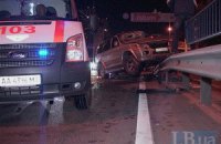 ДТП у Києві: Mazda відкинула джип Mitsubishi Pajero на відбійник
