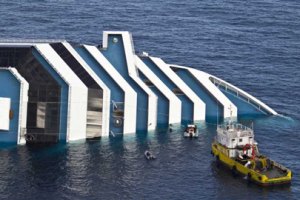 На борту Costa Concordia находились 37 граждан Украины, - МИД