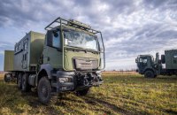 "Повернись живим" передав ЗСУ мобільні майстерні для техніки HMMWV
