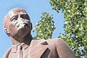 Днепропетровские коммунисты собирают деньги на памятник Ленину в Киеве