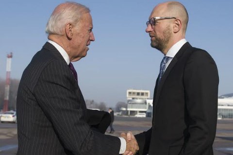 Яценюк назвал Байдена "великим вице-президентом США"