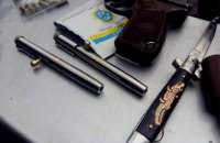 Полицейские изъяли у жителя Львова "стреляющие ручки" и пистолет