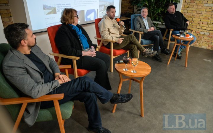 “Сценарії для країни”: як долати виклики 2024 року (репортаж з дискусійної панелі “Нової країни”) 