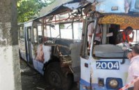 В Одессе троллейбус с людьми врезался в дерево 