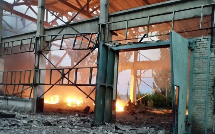 РФ за ніч девʼять разів обстріляла Дніпропетровську область