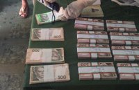 Очередной глава района попался на крупной взятке