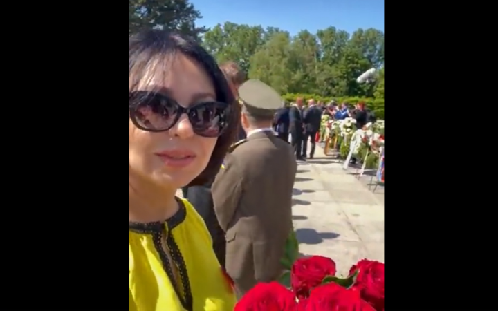 Активіст повідомив, що у берлінському Трептов-парку рашисти нібито напали на Наталку Мосейчук