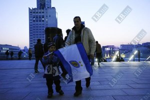 Иностранным болельщикам советуют передвигаться ночью группами
