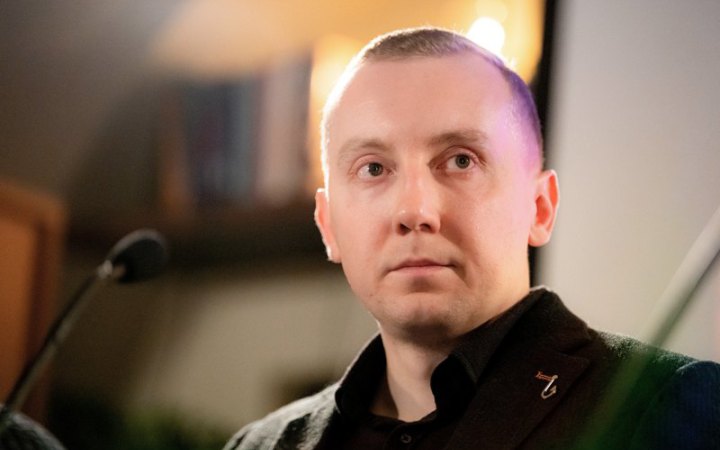 Станіслав Асєєв: “Поки не сформована національна ідея, знайдуться ті, хто продаватиме РФ запчастини під час війни”