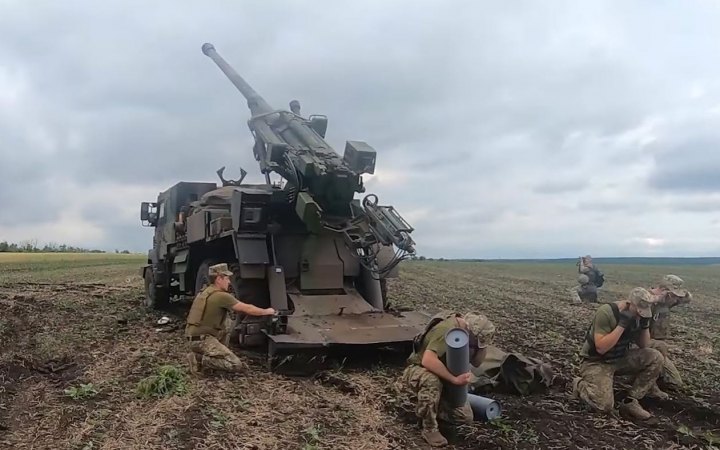 Одним залпом 6 САУ “Цезар” вразили район перебування більше 15 одиниць озброєння та військової техніки окупантів