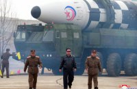 Кім Чен Ин продемонстрував світові свою гігантську ракету