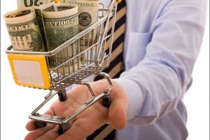 ​Украинцам советуют поспешить с продажей иностранной валюты