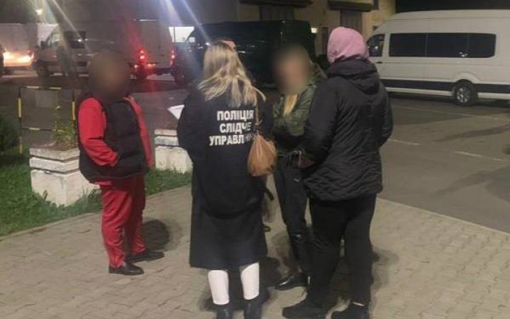 Мешканка Буковини у багажнику автівки намагалася перевезти через кордон військовозобов’язаного