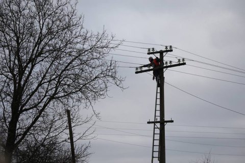 ​Из-за непогоды обесточены 34 населенных пункта в трех областях 