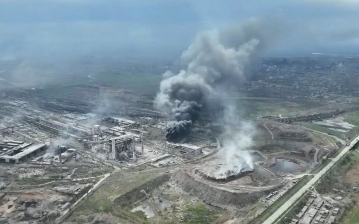 Россия продолжает блокировать наши подразделения в районе Азовстали, – Минобороны