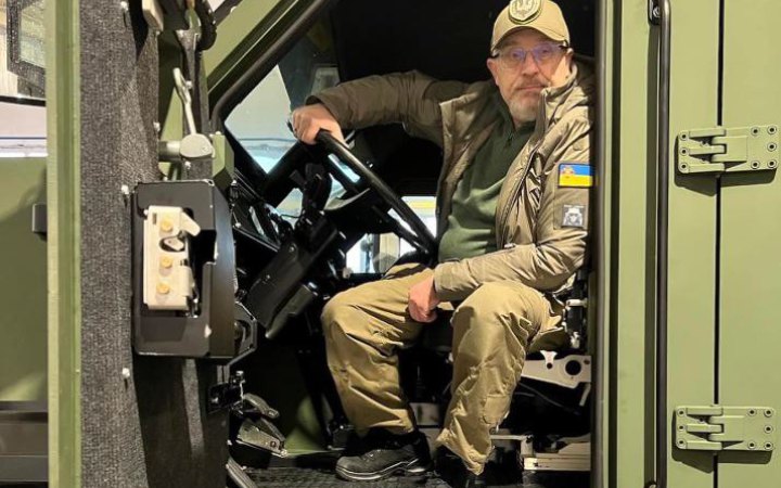 Танки західного виробництва на фронті буде підтримувати українська артилерія, - Резніков