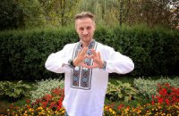 Відомі українці продають вишиванки, щоб зібрати кошти на АТО