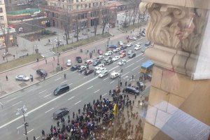 Кличко назвал таксу за участие в митинге "Белых платков" 	