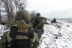 Уночі в зоні АТО зафіксовано два обстріли і бій у Широкиному