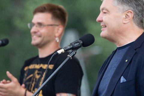 Порошенко розповів, хто отримає наступний комплект оптичної розвідки