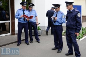 Милиционерам под Евро закупили полторы тысячи голосовых переводчиков 