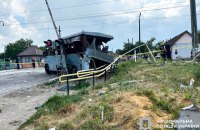 Біля Рівного потяг зіткнувся з маршруткою, 4 людини загинули