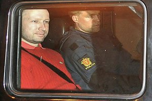 Защита и обвинение отказались от повторной экспертизы Брейвика