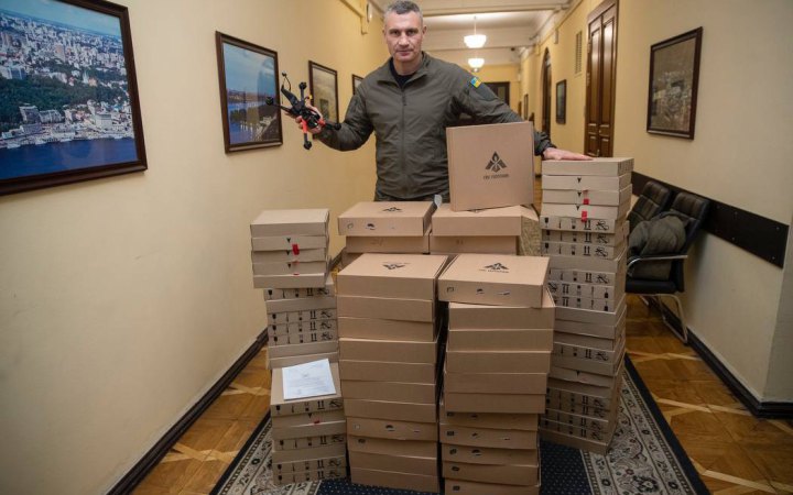 Брати Клички придбали ще 100 дронів для 53 бригади з Авдіївського напрямку