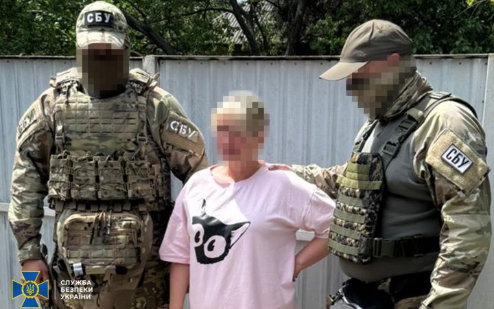 ​Затримали продавчиню і комунальницю, підозрюваних у наведенні ворожих ударів на Донеччину