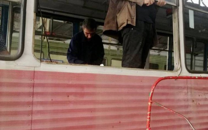 Унаслідок обстрілів Миколаєва пошкоджено будинки, магазини, водопровід і трамвай. Фото