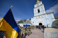 У Києві попрощались із загиблими бійцями Денисом Дайнеко та Анастасією Мар’янчук