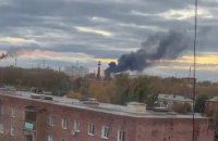 Зеленський заявив про ураження Ухтинського та Омського нафтопереробних заводів. Відстань до однієї з цілей – 1900 км