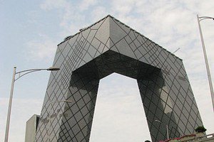 Китайских журналистов отстранили от работы за репортажи о крушении поезда