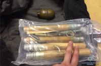 Полиция задержала в киевском метро пассажира с гранатой и патронами