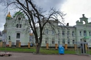 Клинику для больных СПИДом в Лавре закрывать не будут