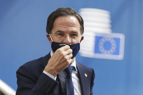 Парламент Нидерландов не смог вынести вотум недоверия премьеру Рютте