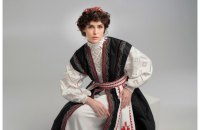 Дизайнерка Оксана Полонець представила авторський стрій на виставці в Таїланді