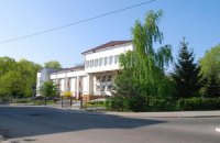 В России изъяли тираж газеты с фотографией Медведева, грызущего арбуз