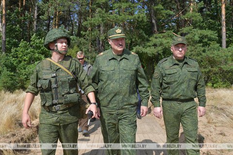 Лукашенко заявив, що через "альтернативного президента" у Білорусь можуть ввести війська НАТО
