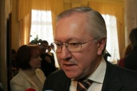 Тарасюк: власть готова поднять "лапки" перед Россией