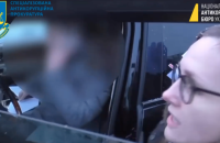 Нардеп Герасимов викинув вручені прокуроркою матеріали кримінальної справи з вікна машини