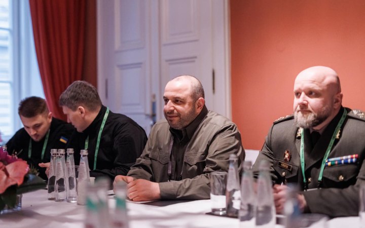 Умєров обговорив з міністром оборони Нової Зеландії можливість інвестицій у розвиток українського ОПК